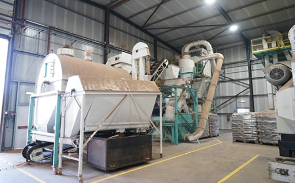 羊飼料機(jī)械為我國養(yǎng)殖業(yè)的發(fā)展提供了有力保障