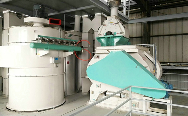 飼料機(jī)組設(shè)備降低飼料浪費(fèi)，有助于降低養(yǎng)殖成本