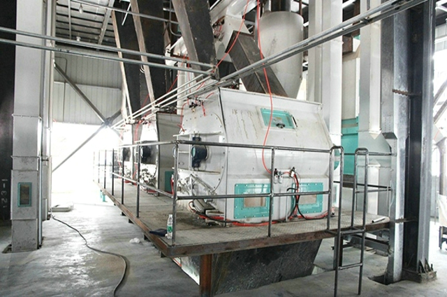 飼料加工設(shè)備在養(yǎng)殖業(yè)中扮演著舉足輕重的角色